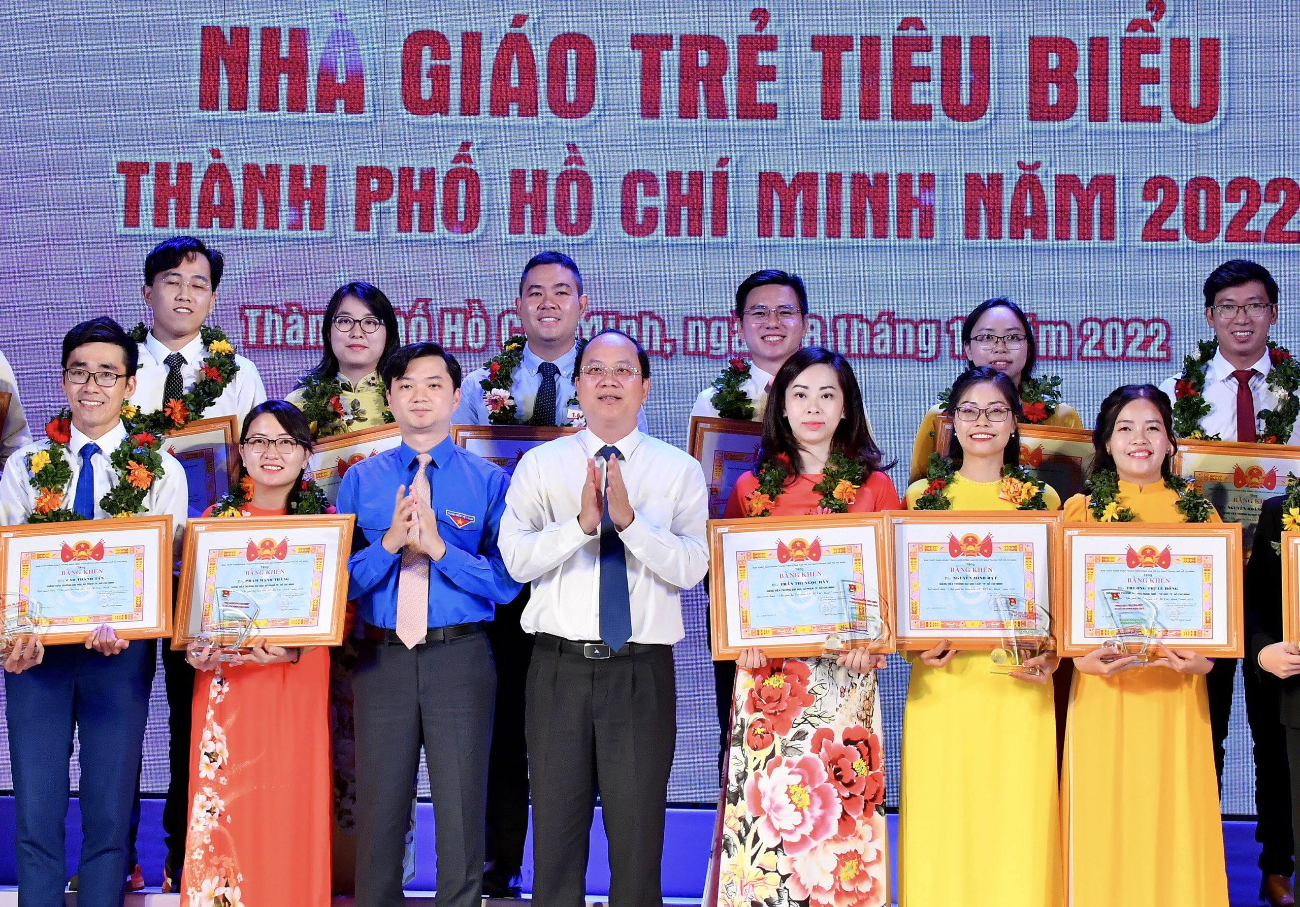 Các giáo viên được tuyên dương Nhà giáo trẻ tiêu biểu TP. Hồ Chí Minh năm 2022 (Ảnh: VIỆT DŨNG)